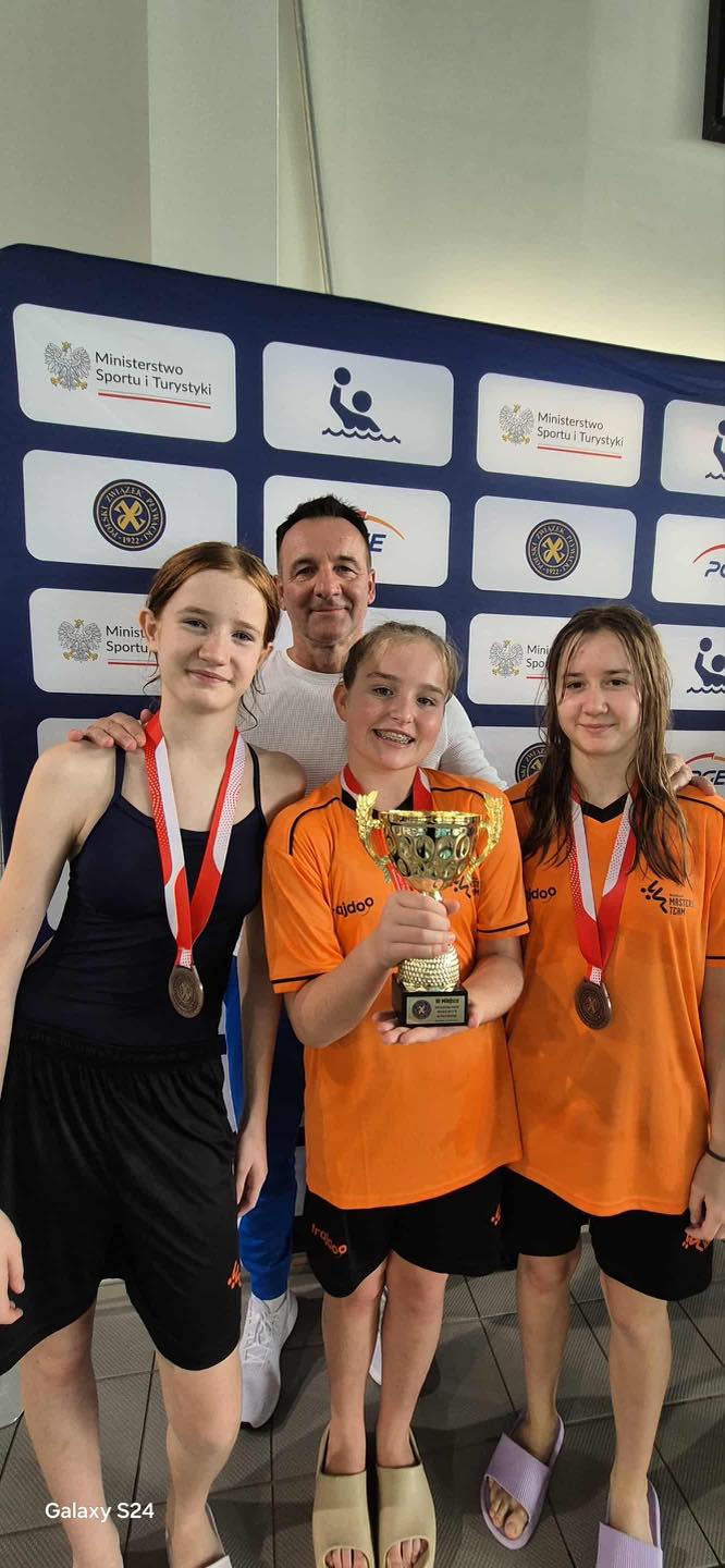 Sukces zawodniczek UKS AQUATOR