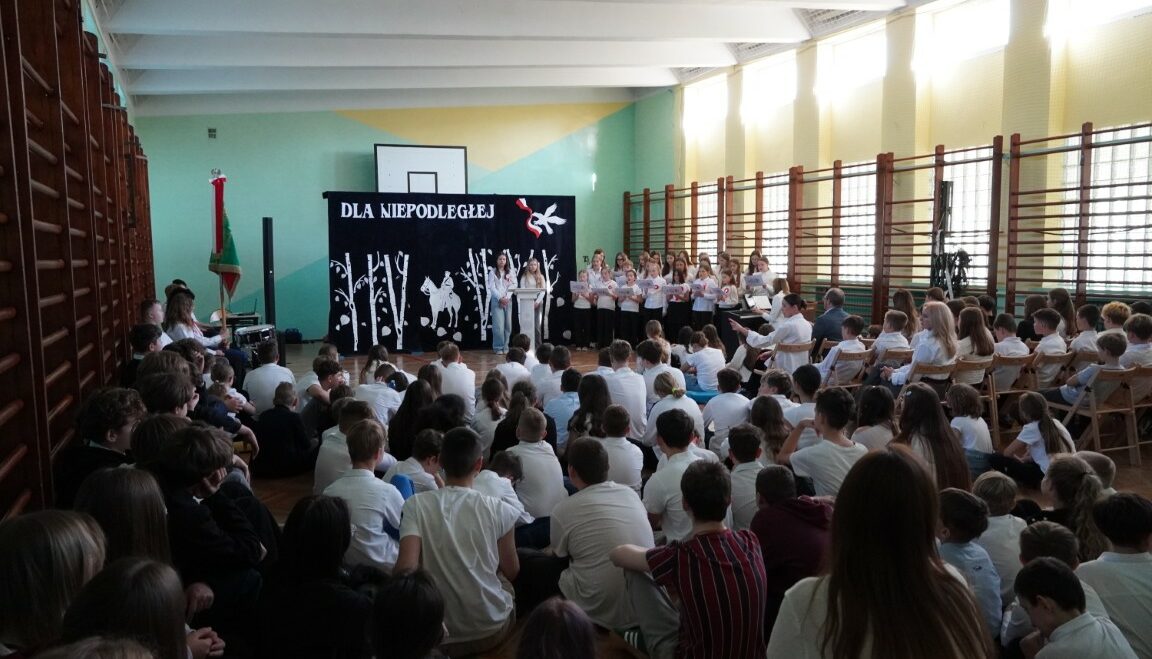 „Ojczyzna to ziemia, groby i pamięć serca.”