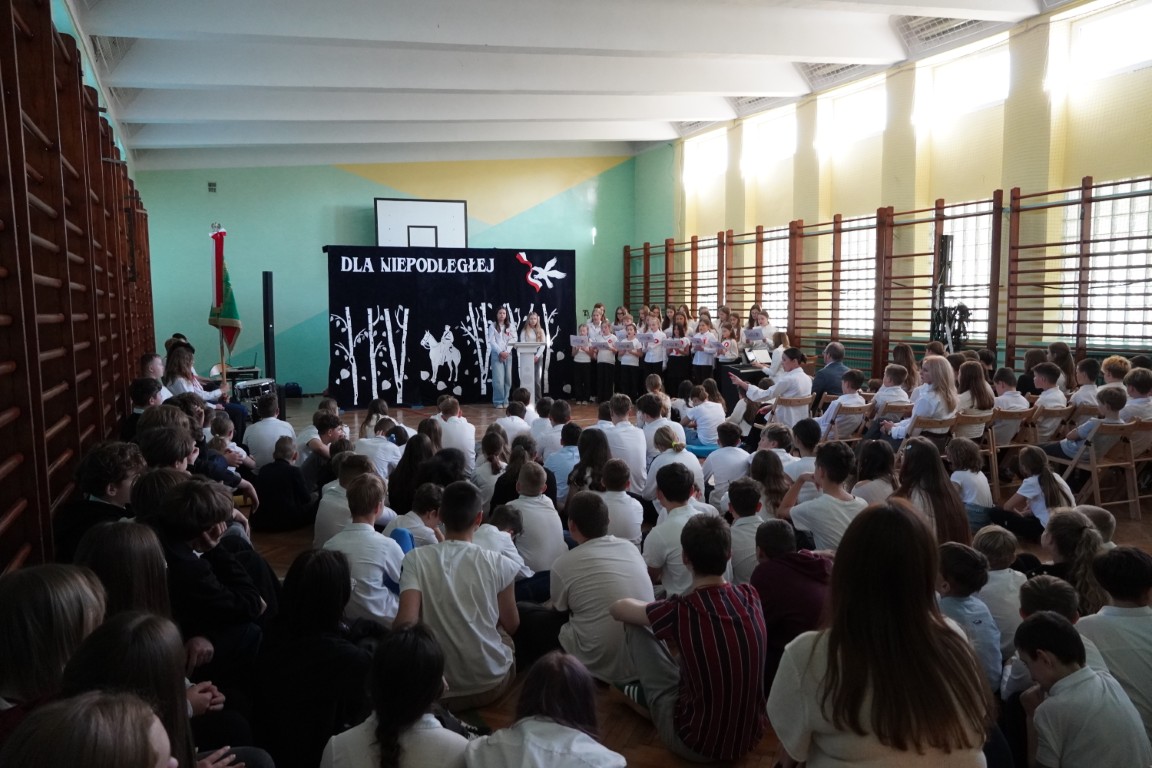 „Ojczyzna to ziemia, groby i pamięć serca.”