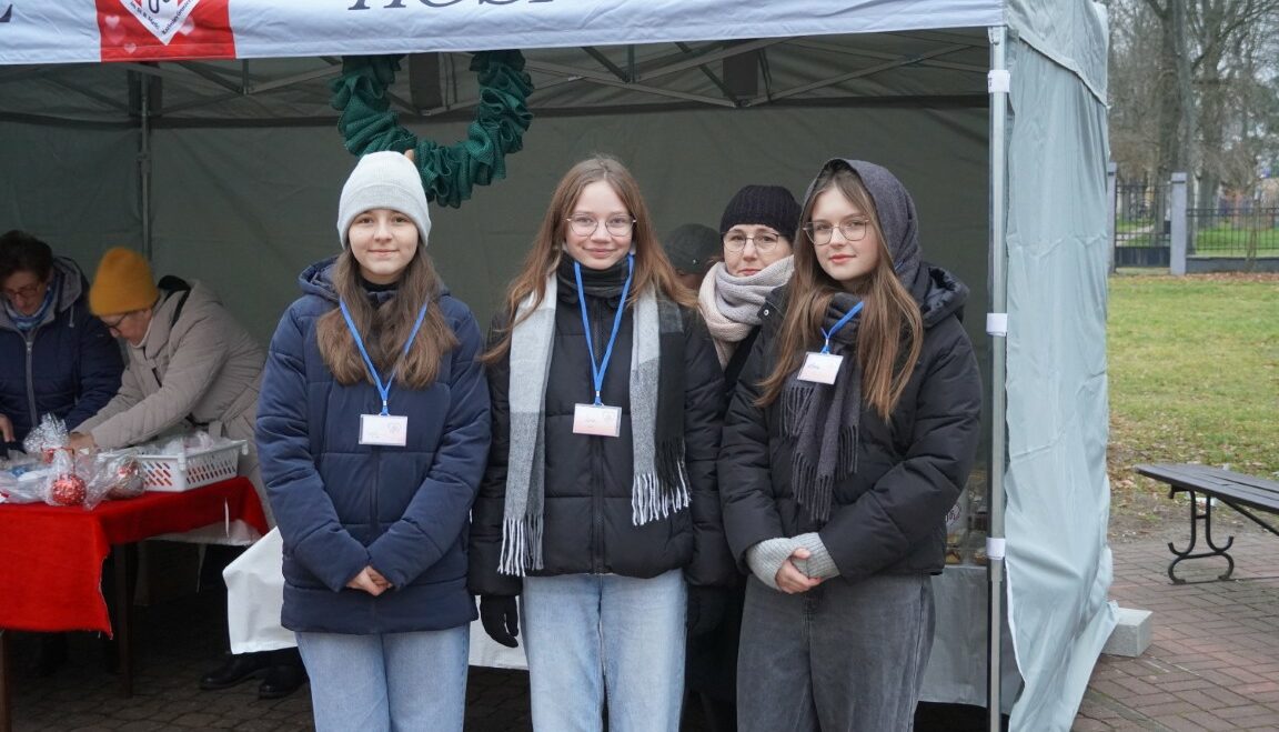 7 grudnia 2025 – Kiermasz Bożonarodzeniowy na rzecz Hospicjum Kozienickiego im. Sł. Bożej Matki Kazimiery Gruszczyńskiej